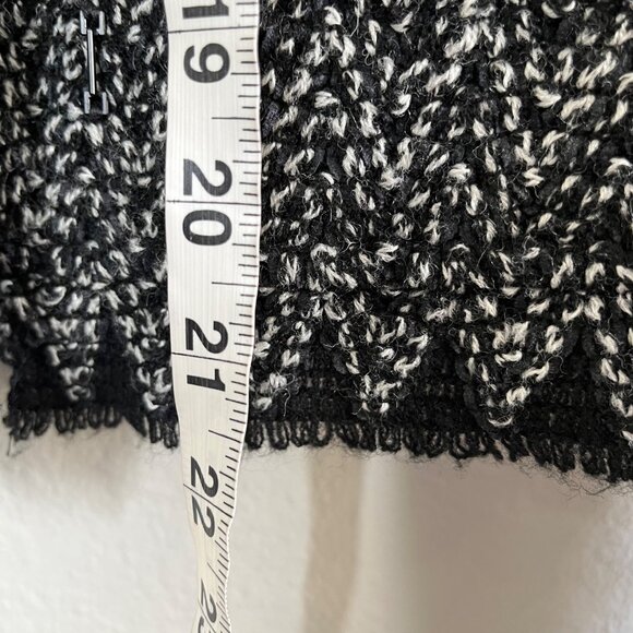 Chanel 2017 Black White Tweed Wool Blend Lion CC Button Jacket 38 - Picture 16 of 16